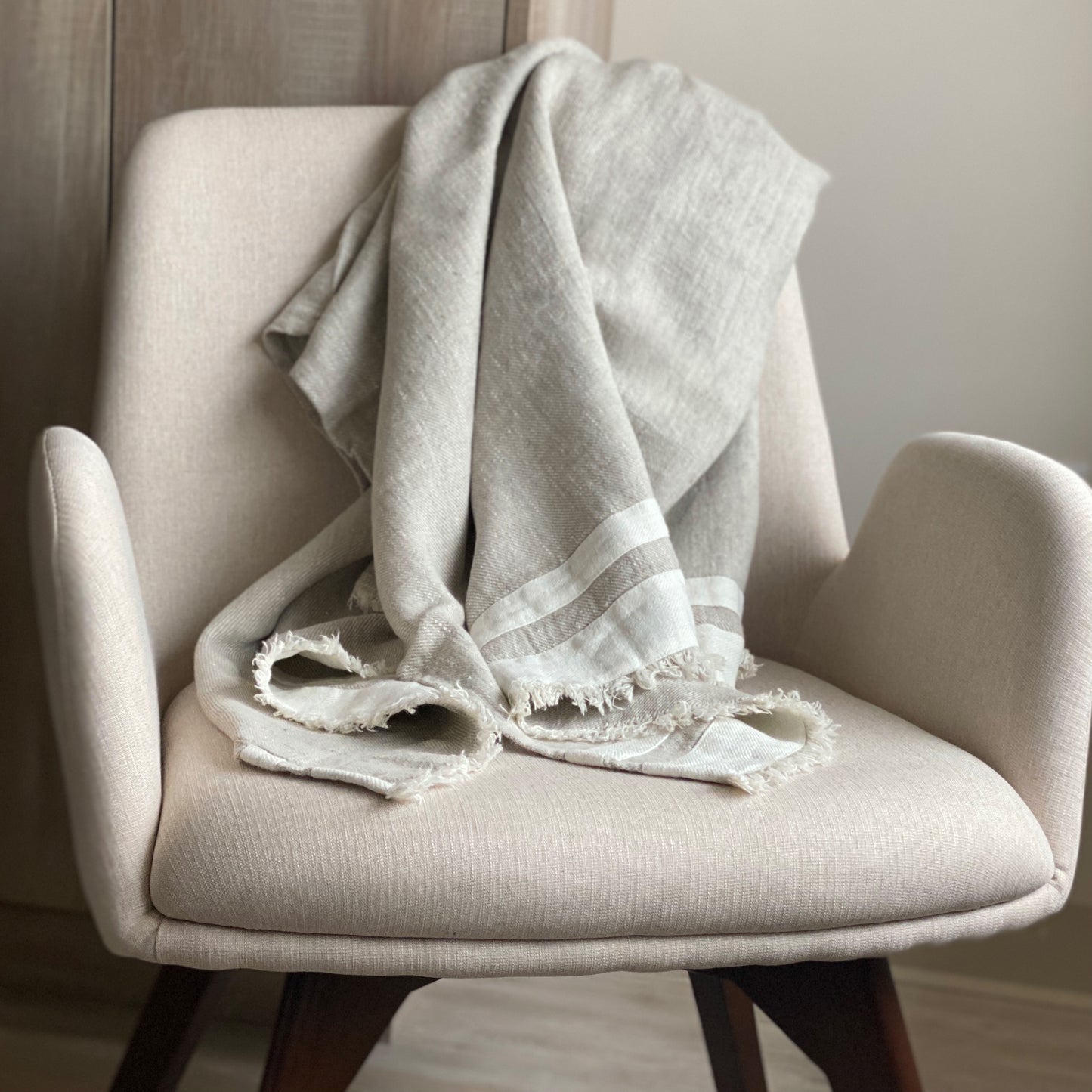Lipari Stone-Washed Linen Throw